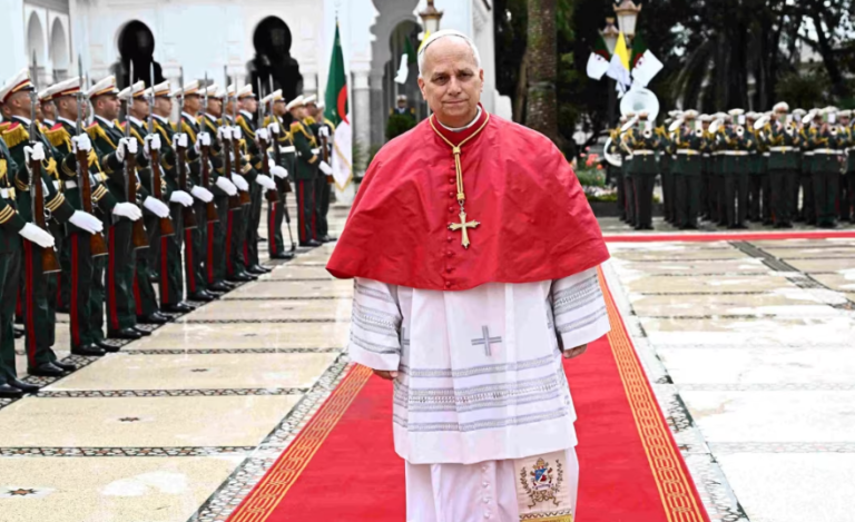 권위란 무엇인가? — 교황과 트럼프, 1077년부터 이어진 질문